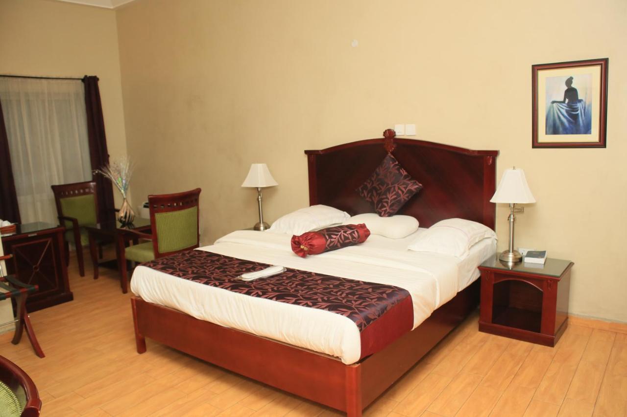 Oxygen Holiday Resort Owerri Exteriör bild
