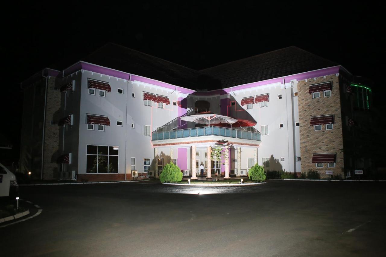 Oxygen Holiday Resort Owerri Exteriör bild