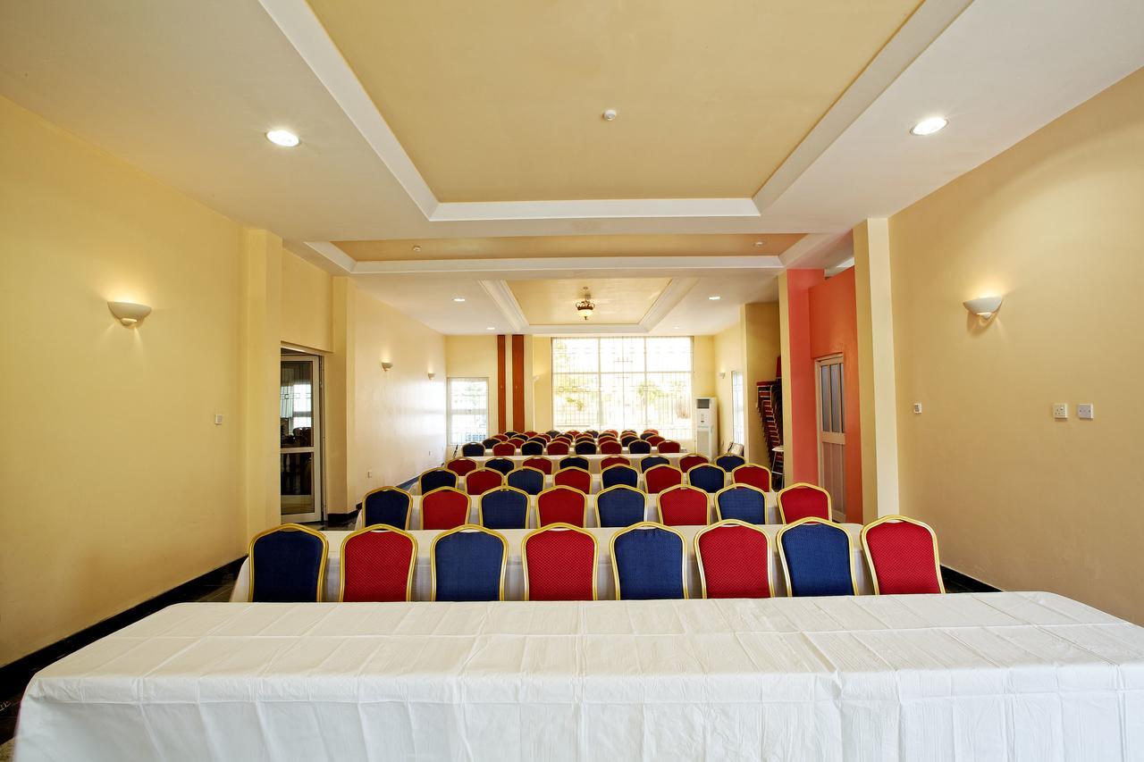 Oxygen Holiday Resort Owerri Exteriör bild